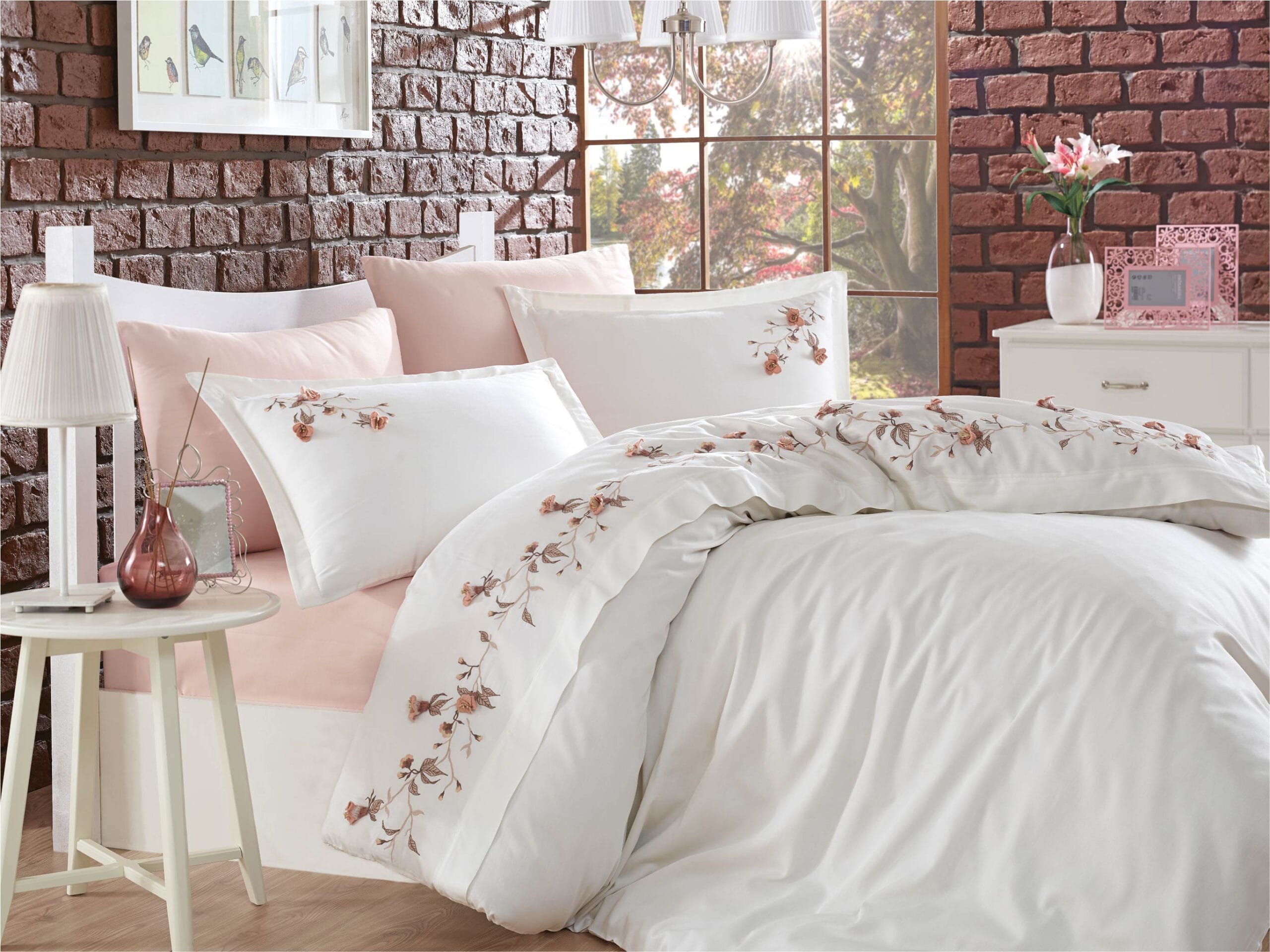 ANETTA-NAKISLI-NEVRESIM-TAKIM-KREM-scaled (1) Lenjerie Pat Premium Floral Harmony